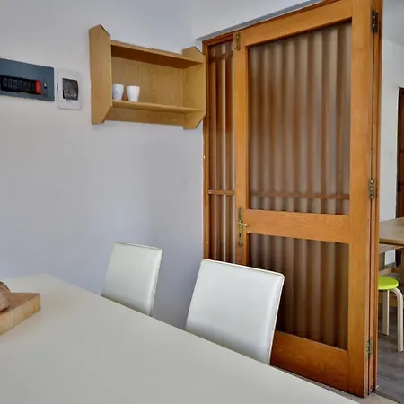 City Living Tk 1 Rm 1 *